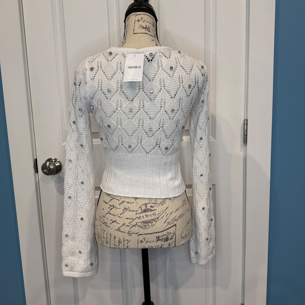 Forever 21 White Rhinestone Crochet Wrap Crop Sweater Top Juniors Size Small NWT - Picture 4 of 5